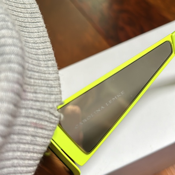 Brand New 💥 Kim Kardashian West 🕶️ - Picture 4 of 7